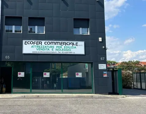 Ecofer Commerciale S.r.l. La ECOFER COMMERCIALE SRL opera da oltre 40 anni nel settore dell'attrezzatura e macchinari edili e stradali